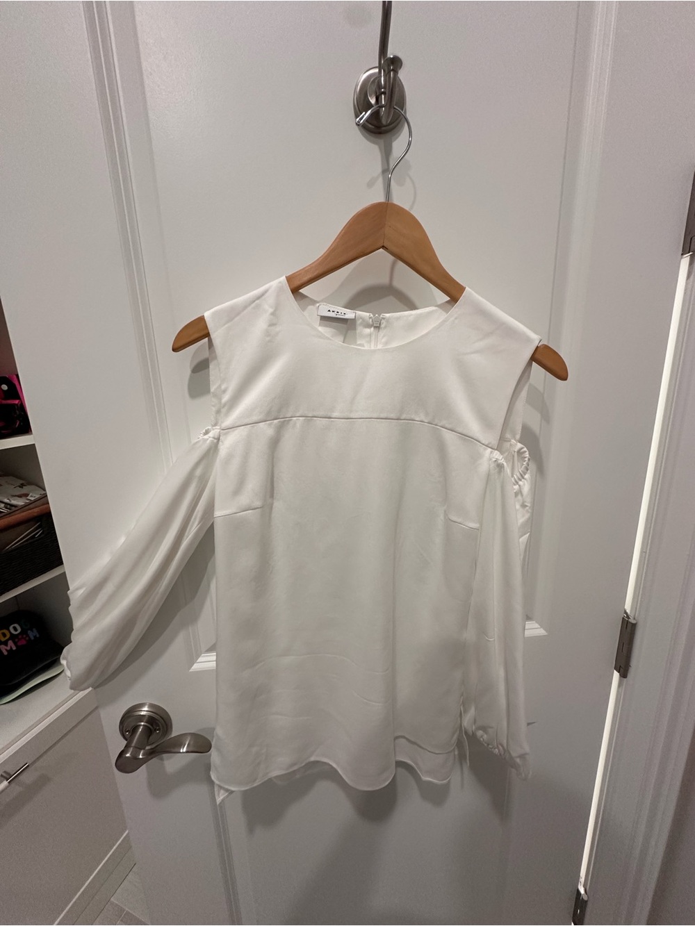 A-K-R-I-S punto Cold-Shoulder White Women's Blouse